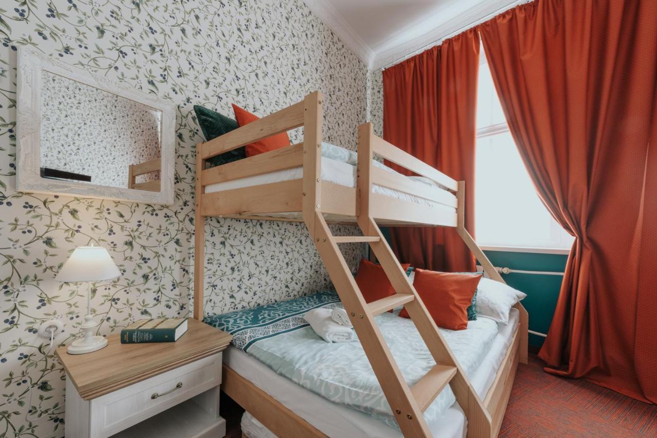 Hostel Night O'Clock Opole Bagian luar foto